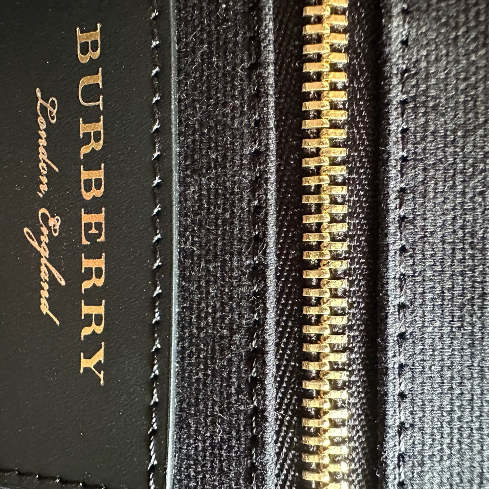 Burberry Camberley - Picture 5 of 7